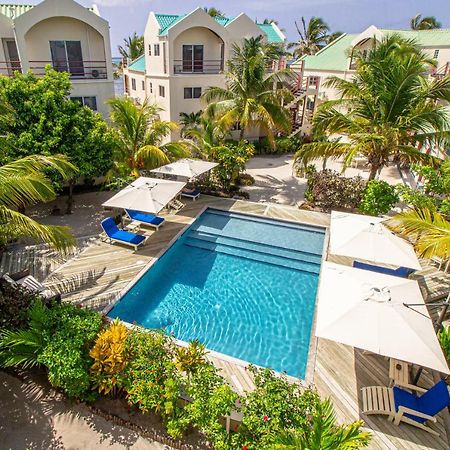 Tres Cocos Resort San Pedro  Exterior photo