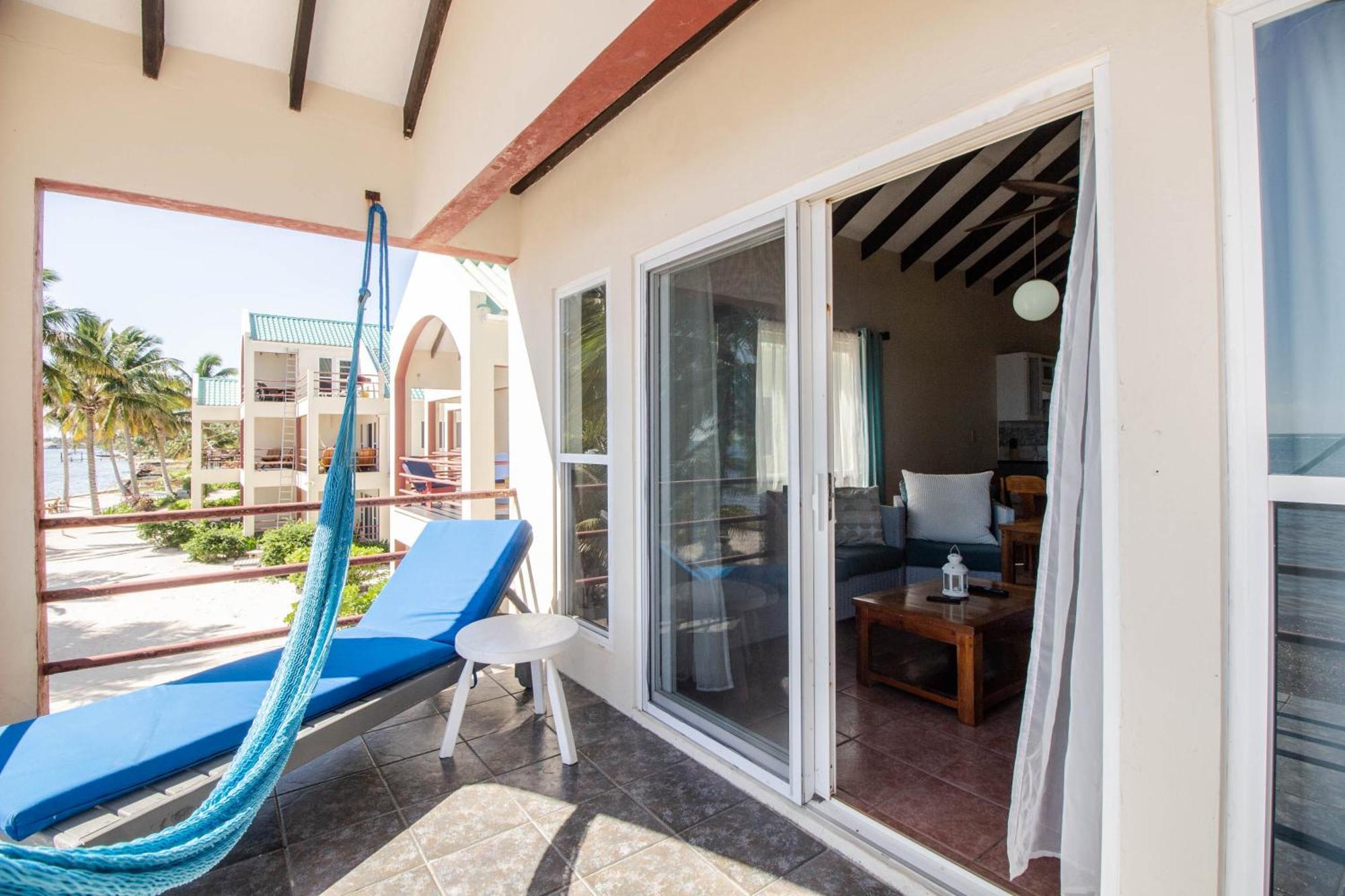 Tres Cocos Resort San Pedro  Exterior photo