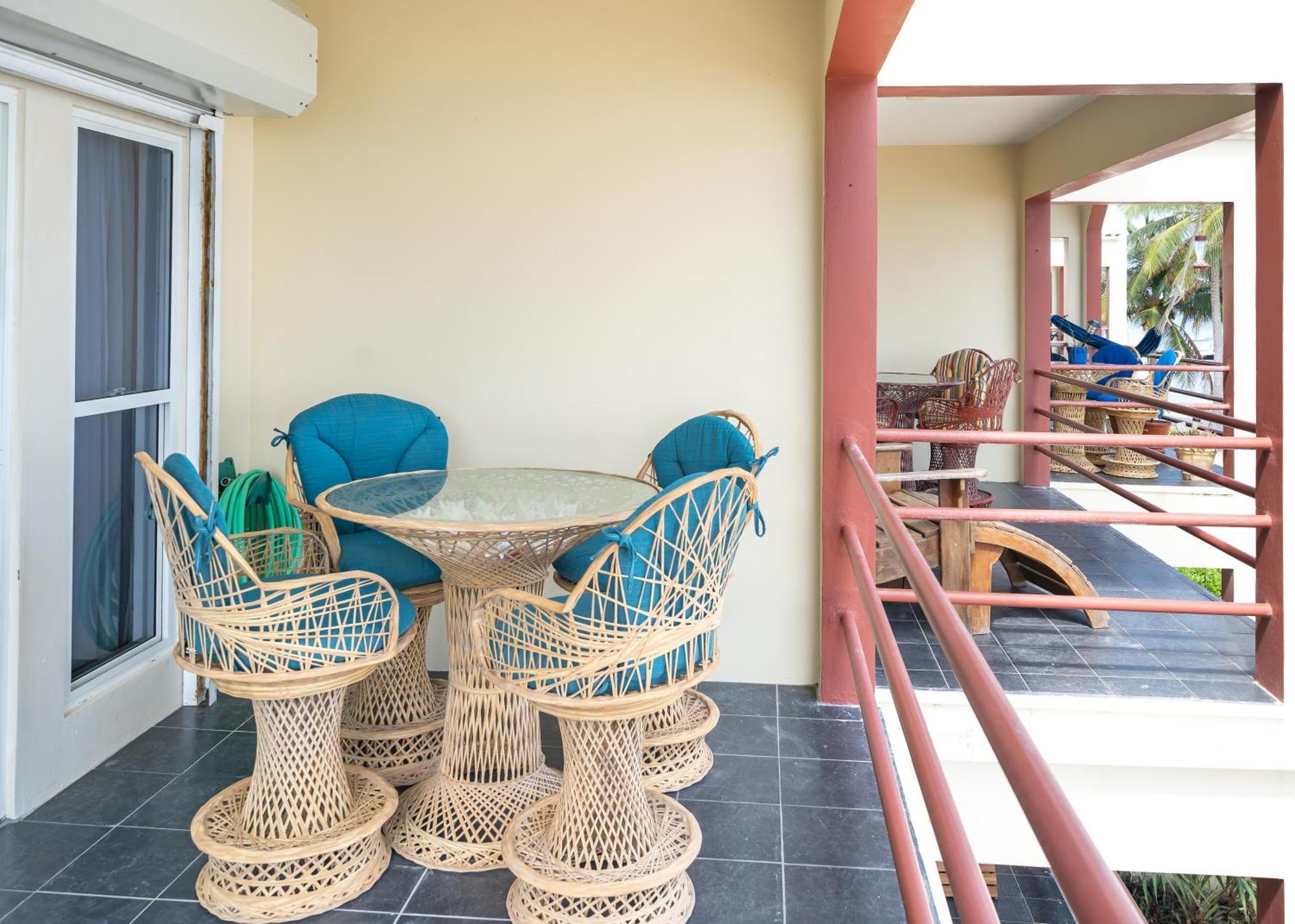 Tres Cocos Resort San Pedro  Exterior photo