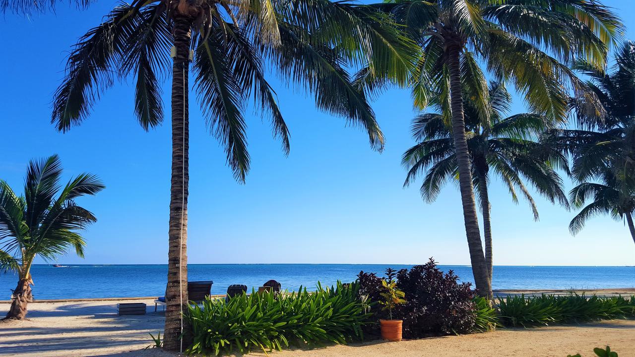 Tres Cocos Resort San Pedro  Exterior photo
