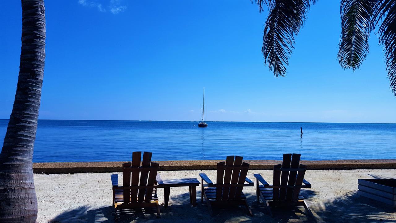 Tres Cocos Resort San Pedro  Exterior photo