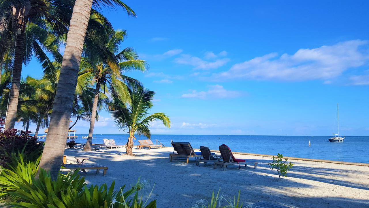 Tres Cocos Resort San Pedro  Exterior photo