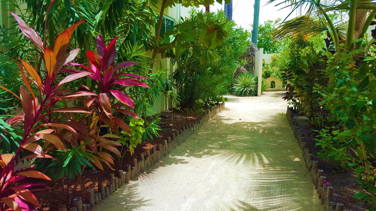Tres Cocos Resort San Pedro  Exterior photo