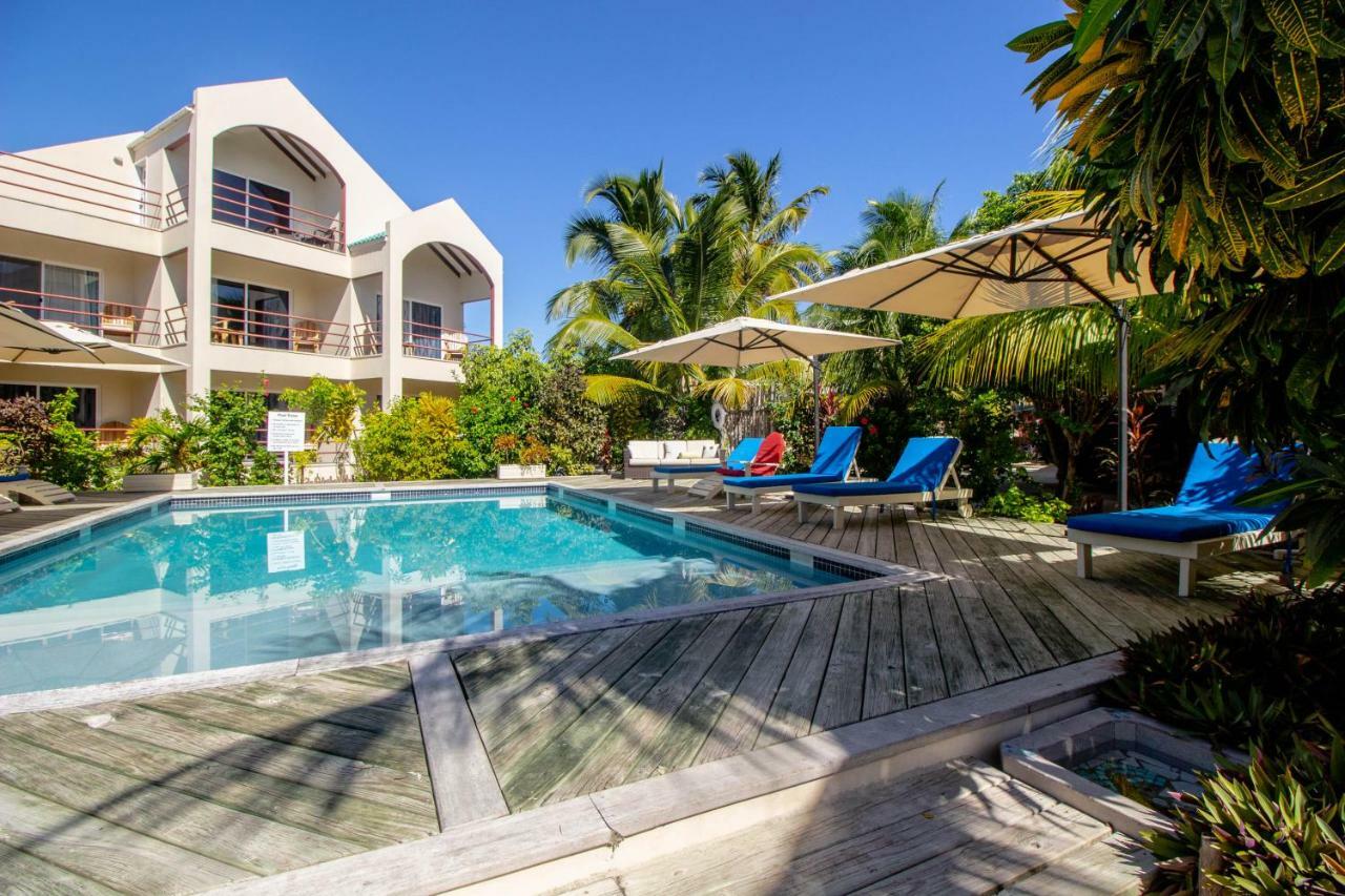Tres Cocos Resort San Pedro  Exterior photo